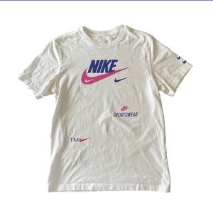 Nike T-shirt with pink fuchsia and purple logo and design, like new medium